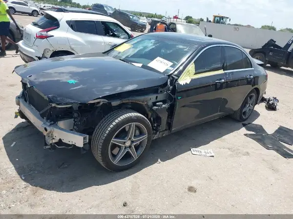 WDDZF4JB8HA016858 2017 MERCEDES-BENZ E-KLASSE - Image 2