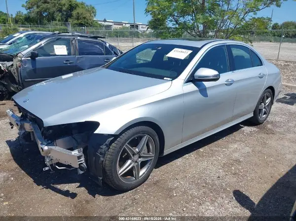 WDDZF4JB8HA018951 2017 MERCEDES-BENZ E-KLASSE - Image 2