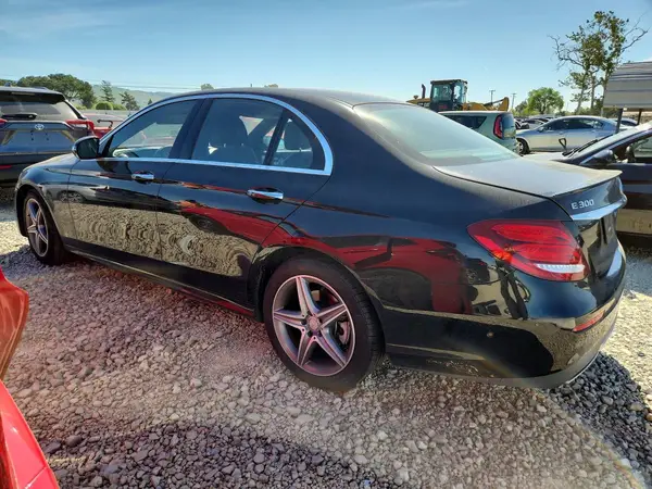WDDZF4JB8HA041596 2017 MERCEDES-BENZ E-KLASSE - Image 2