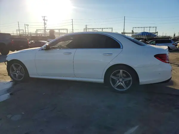WDDZF4JB8HA042702 2017 MERCEDES-BENZ E-KLASSE - Image 2
