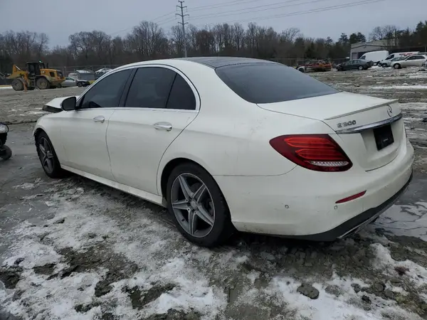 WDDZF4JB8HA046846 2017 MERCEDES-BENZ E-KLASSE - Image 2