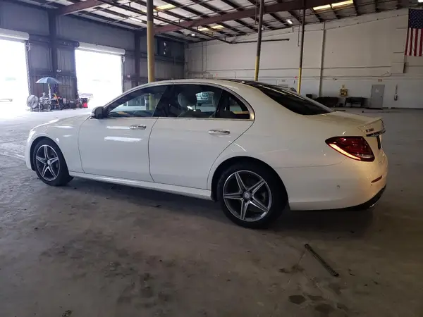 WDDZF4JB8HA058060 2017 MERCEDES-BENZ E-KLASSE - Image 2