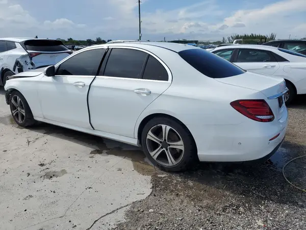 WDDZF4JB8HA074906 2017 MERCEDES-BENZ E-KLASSE - Image 2