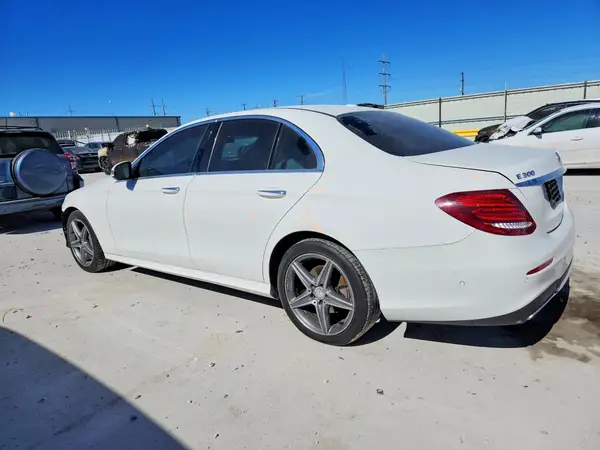 WDDZF4JB8HA075053 2017 MERCEDES-BENZ E-KLASSE - Image 2