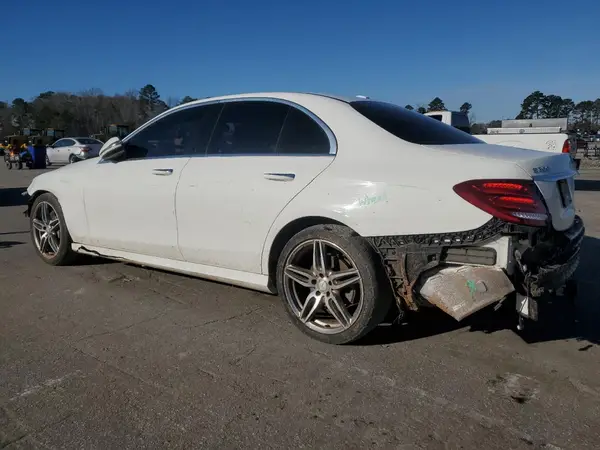 WDDZF4JB8HA078762 2017 MERCEDES-BENZ E-KLASSE - Image 2