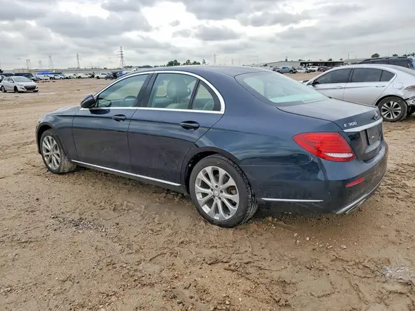 WDDZF4JB8HA097019 2017 MERCEDES-BENZ E-KLASSE - Image 2