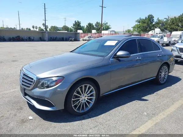 WDDZF4JB8HA207938 2017 MERCEDES-BENZ E-KLASSE - Image 2