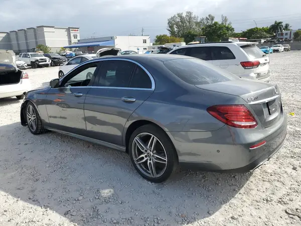WDDZF4JB8JA376945 2018 MERCEDES-BENZ E-KLASSE - Image 2