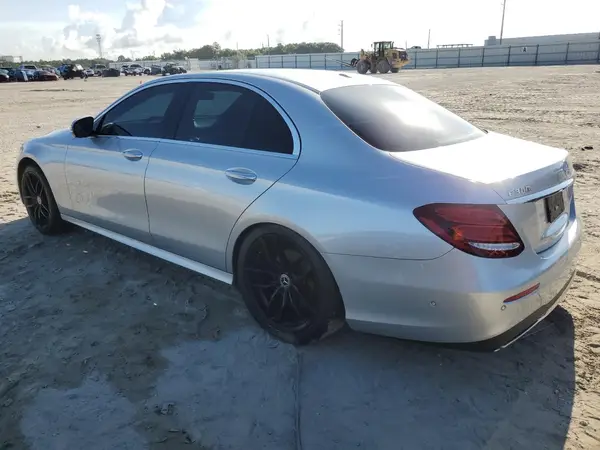 WDDZF4JB8KA489019 2019 MERCEDES-BENZ E-KLASSE - Image 2