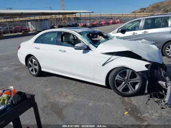 WDDZF4JB8KA505980 2019 MERCEDES-BENZ E-KLASSE - Image 1