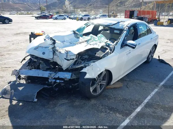 WDDZF4JB8KA505980 2019 MERCEDES-BENZ E-KLASSE - Image 2