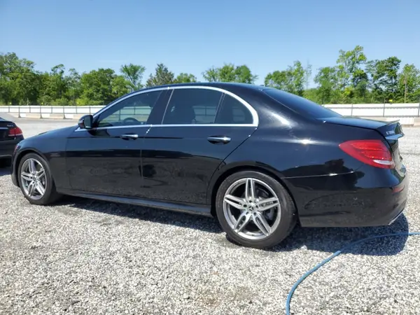 WDDZF4JB8KA509477 2019 MERCEDES-BENZ E-KLASSE - Image 2