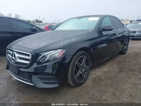 WDDZF4JB8KA526831 2019 MERCEDES-BENZ E-KLASSE - Image 2