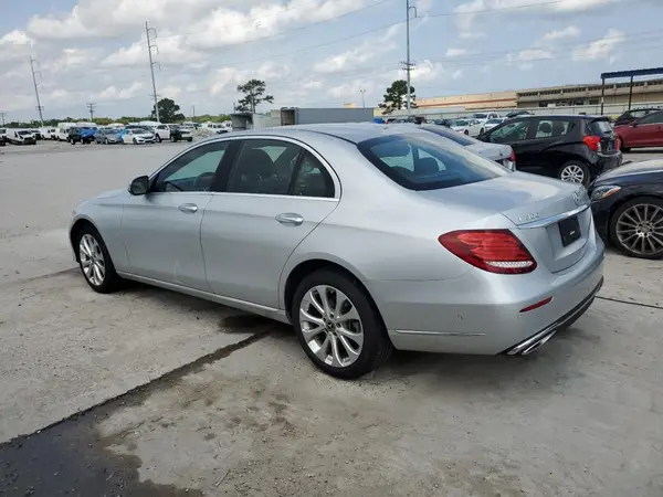 WDDZF4JB8KA592425 2019 MERCEDES-BENZ E-KLASSE - Image 2