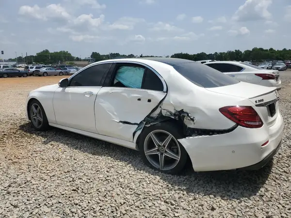 WDDZF4JB8KA645219 2019 MERCEDES-BENZ E-KLASSE - Image 2