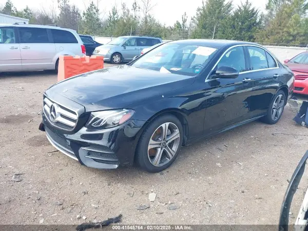 WDDZF4JB8KA675479 2019 MERCEDES-BENZ E-KLASSE - Image 2