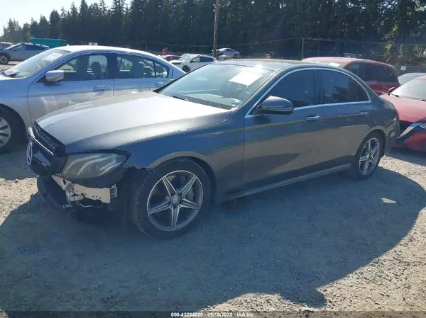 WDDZF4JB9HA029537 2017 MERCEDES-BENZ E-KLASSE - Image 2