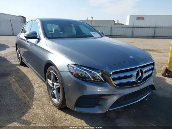 WDDZF4JB9HA054745 2017 MERCEDES-BENZ E-KLASSE - Image 1