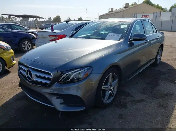 WDDZF4JB9HA054745 2017 MERCEDES-BENZ E-KLASSE - Image 2