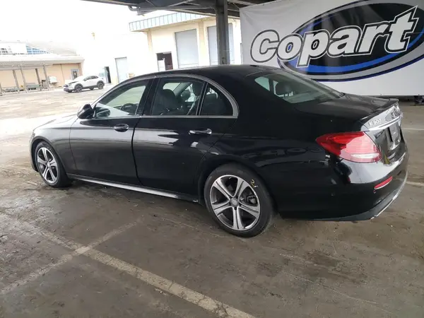 WDDZF4JB9HA067009 2017 MERCEDES-BENZ E-KLASSE - Image 2