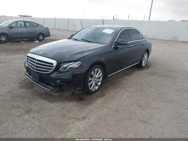 WDDZF4JB9HA084263 2017 MERCEDES-BENZ E-KLASSE - Image 2