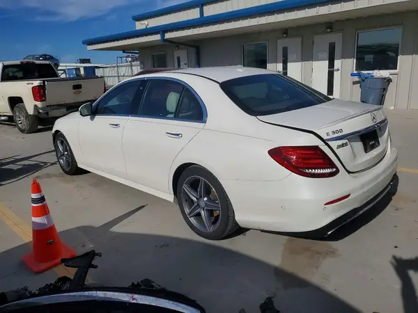 WDDZF4JB9HA106925 2017 MERCEDES-BENZ E-KLASSE - Image 2