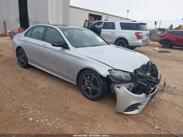 WDDZF4JB9JA469862 2018 MERCEDES-BENZ E-KLASSE - Image 1