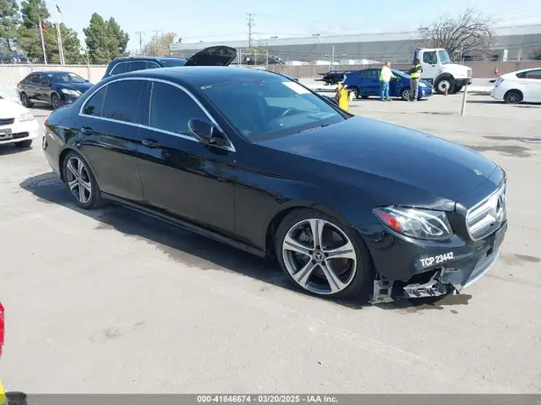 WDDZF4JB9KA509360 2019 MERCEDES-BENZ E-KLASSE - Image 1
