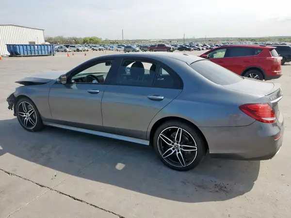 WDDZF4JB9KA528927 2019 MERCEDES-BENZ E-KLASSE - Image 2
