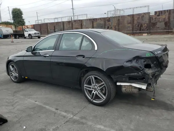 WDDZF4JB9KA605893 2019 MERCEDES-BENZ E-KLASSE - Image 2
