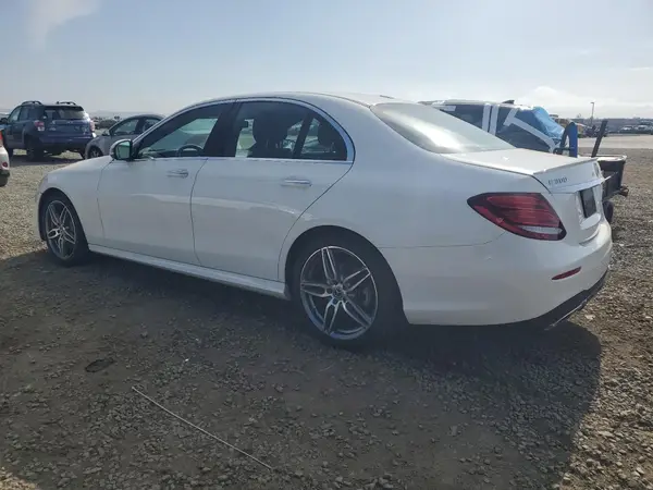 WDDZF4JB9KA685891 2019 MERCEDES-BENZ E-KLASSE - Image 2