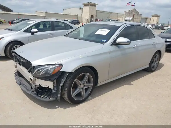 WDDZF4JBXHA048002 2017 MERCEDES-BENZ E-KLASSE - Image 2