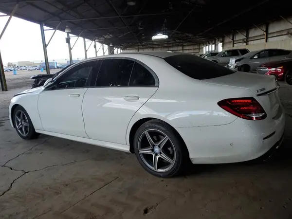 WDDZF4JBXHA185943 2017 MERCEDES-BENZ E-KLASSE - Image 2