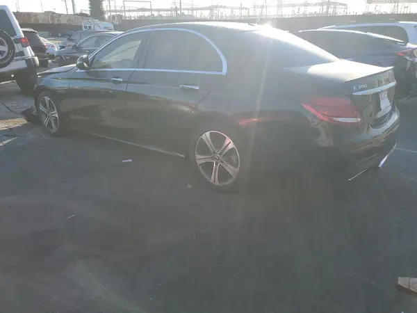 WDDZF4JBXHA263394 2017 MERCEDES-BENZ E-KLASSE - Image 2