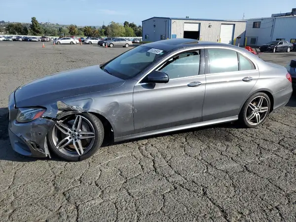 WDDZF4JBXJA409492 2018 MERCEDES-BENZ E-KLASSE - Image 1