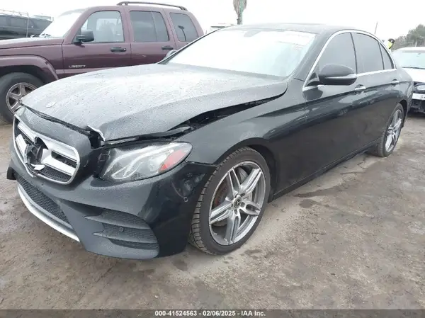 WDDZF4JBXJA457462 2018 MERCEDES-BENZ E-KLASSE - Image 2