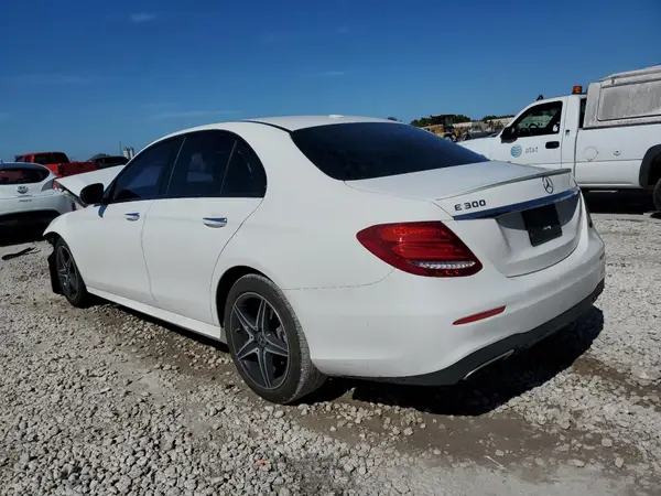 WDDZF4JBXKA509397 2019 MERCEDES-BENZ E-KLASSE - Image 2