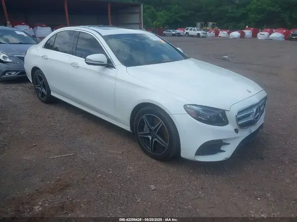 WDDZF4KB0HA068354 2017 MERCEDES-BENZ E-KLASSE - Image 1