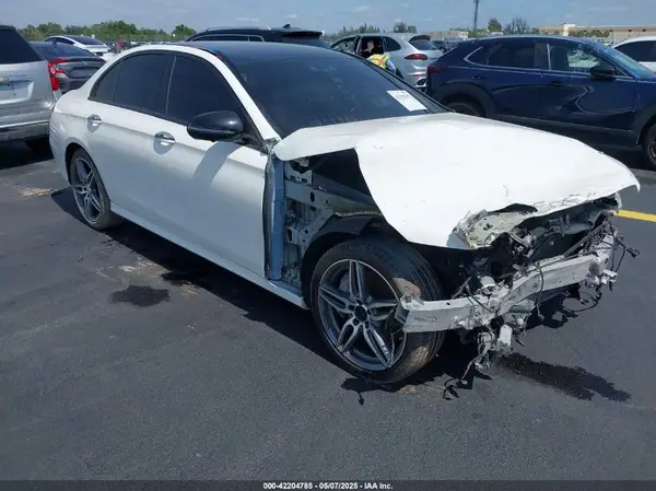 WDDZF4KB0JA370037 2018 MERCEDES-BENZ E-KLASSE - Image 1