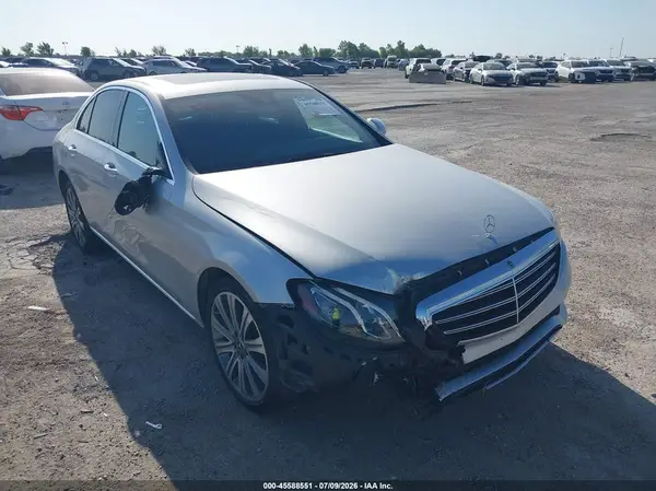 WDDZF4KB0JA446582 2018 MERCEDES-BENZ E-KLASSE - Image 1