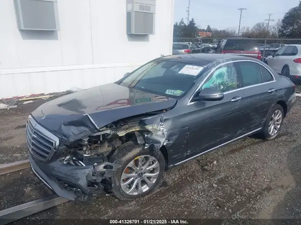 WDDZF4KB0JA455721 2018 MERCEDES-BENZ E-KLASSE - Image 2