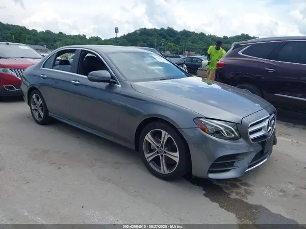 WDDZF4KB0KA525297 2019 MERCEDES-BENZ E-KLASSE - Image 1