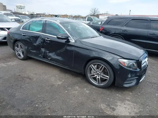 WDDZF4KB0KA545145 2019 MERCEDES-BENZ E-KLASSE - Image 1