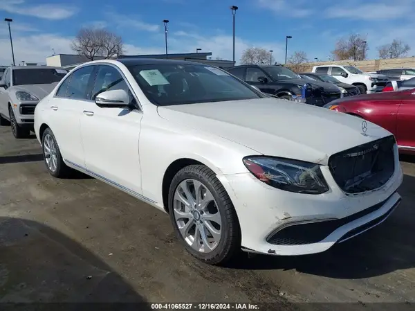WDDZF4KB1HA078374 2017 MERCEDES-BENZ E-KLASSE - Image 1