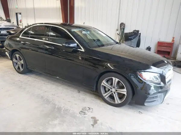 WDDZF4KB1HA120008 2017 MERCEDES-BENZ E-KLASSE - Image 1