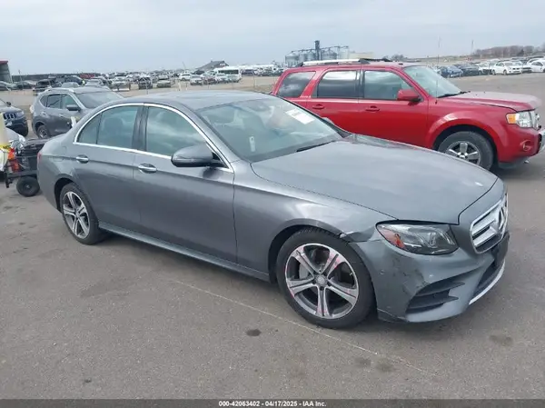 WDDZF4KB1HA128626 2017 MERCEDES-BENZ E-KLASSE - Image 1