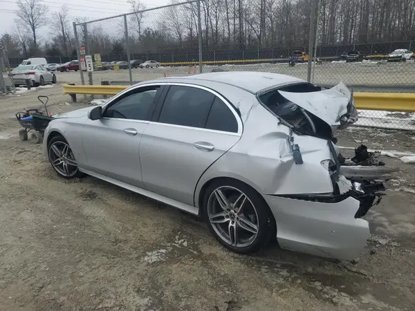 WDDZF4KB1HA243811 2017 MERCEDES-BENZ E-KLASSE - Image 2