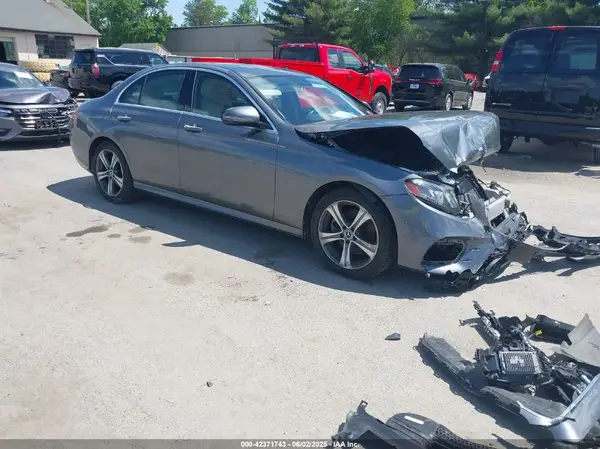 WDDZF4KB1JA413834 2018 MERCEDES-BENZ E-KLASSE - Image 1