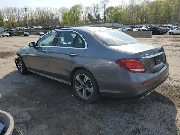 WDDZF4KB1KA656934 2019 MERCEDES-BENZ E-KLASSE - Image 2