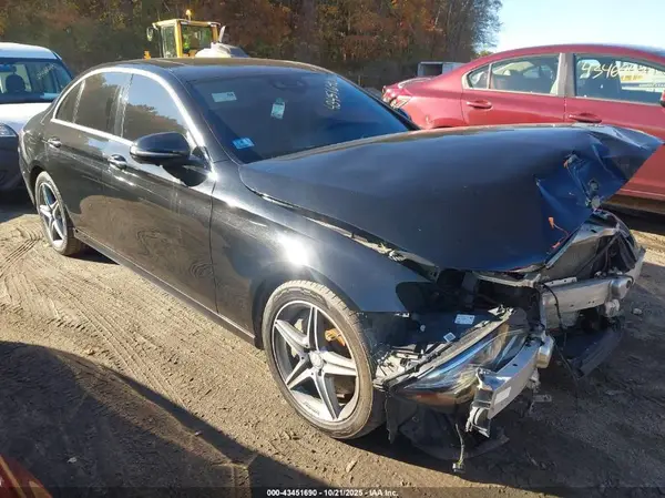 WDDZF4KB2HA054245 2017 MERCEDES-BENZ E-KLASSE - Image 1
